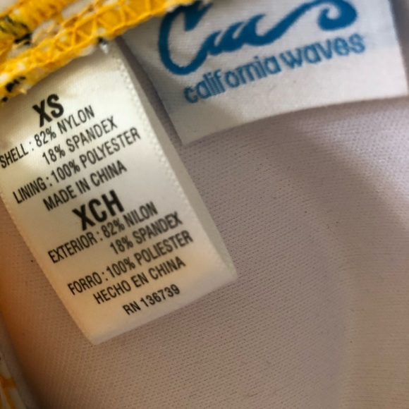 NWT California Waves Daisy Ruffle XBack Bikini Top - Picture 5 of 5